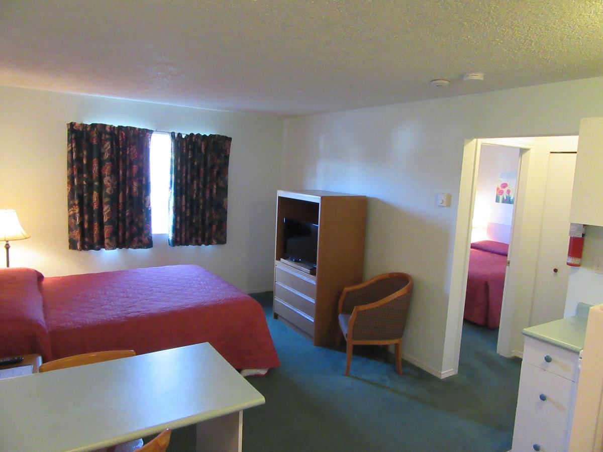 Lake Cowichan Lodge מראה חיצוני תמונה